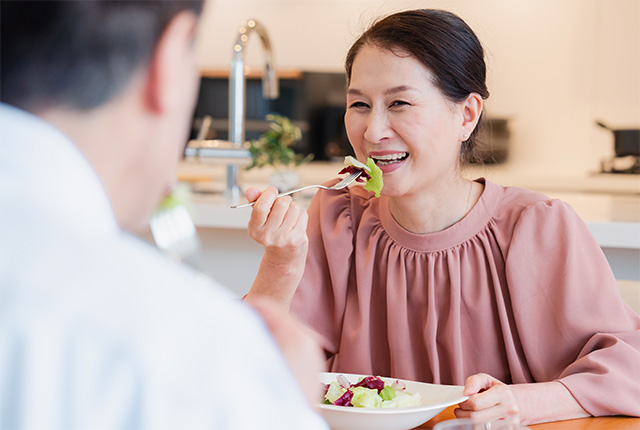 「入れ歯だから仕方ない」と我慢する必要はありません。